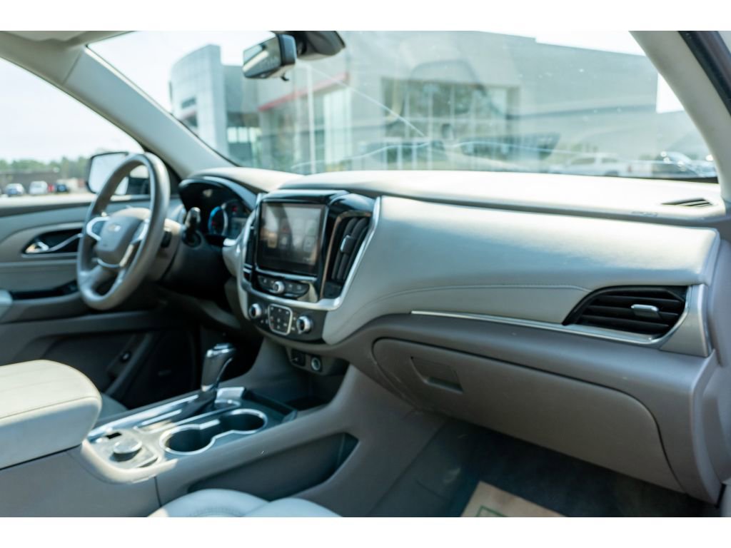 Used 2019 Chevrolet Traverse LT w/ LT Premium Package image 19