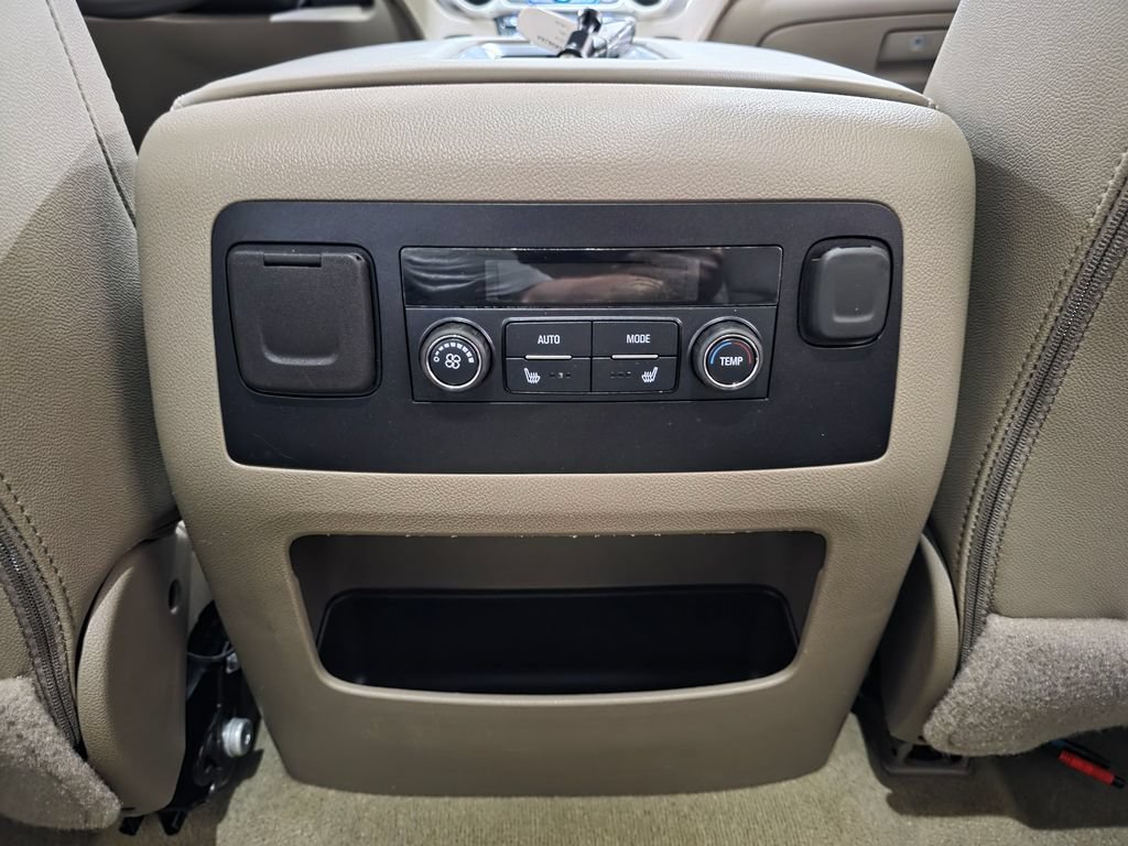 Used 2018 GMC Yukon SLT w/ Premium Edition AWD/4WD image 19