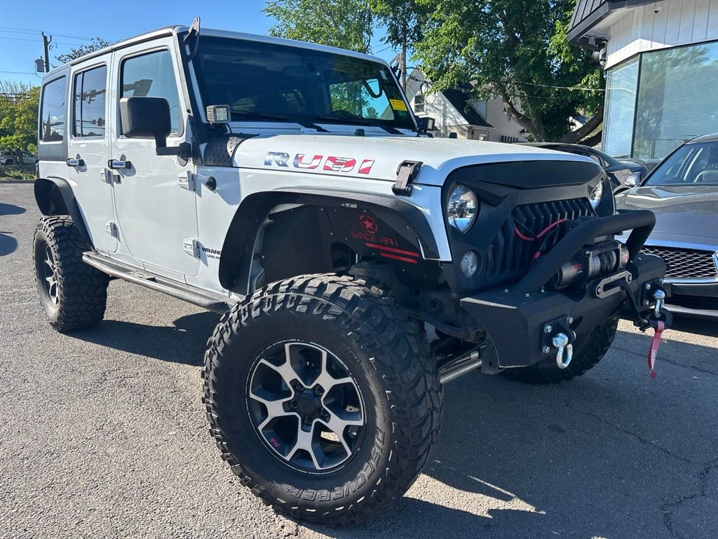 Used 2015 Jeep Wrangler Unlimited Rubicon w/ Connectivity Group AWD/4WD video 1
