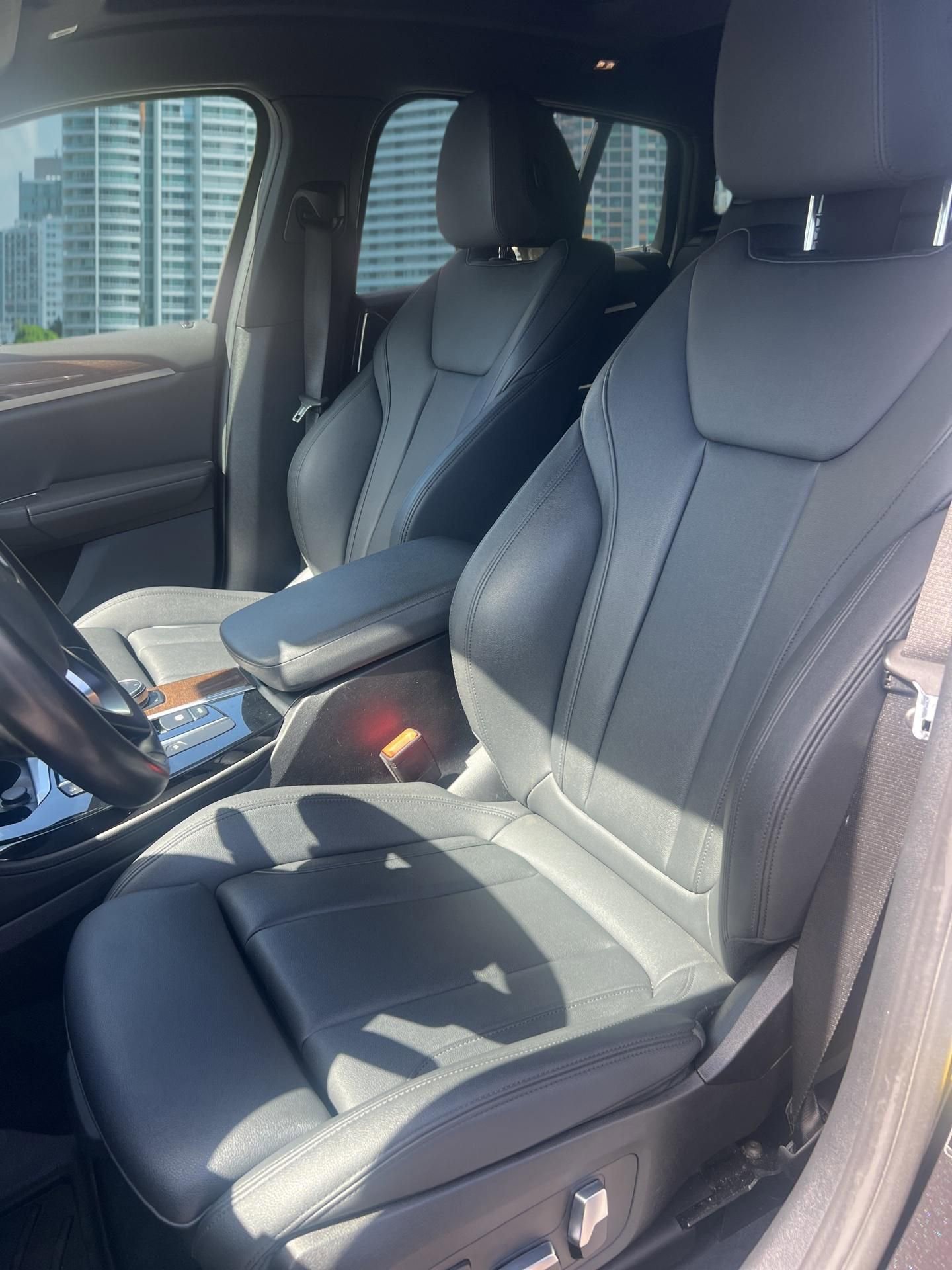 Used 2019 BMW X4 xDrive30i w/ Driving Assistance Package image 14