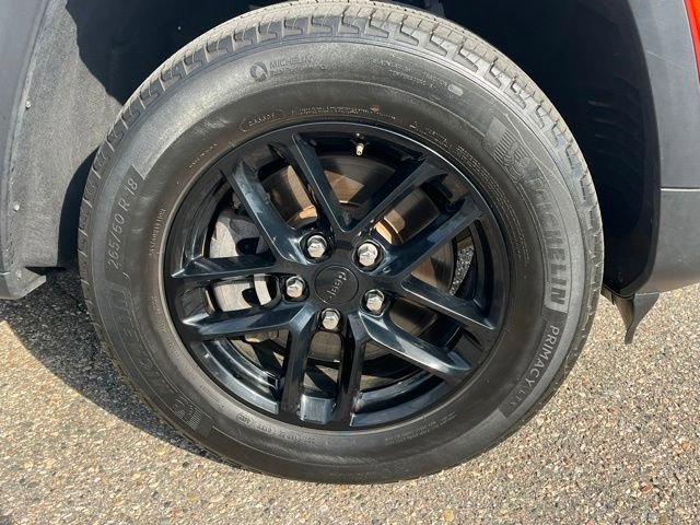 Used 2023 Jeep Grand Cherokee L Laredo AWD/4WD image 9