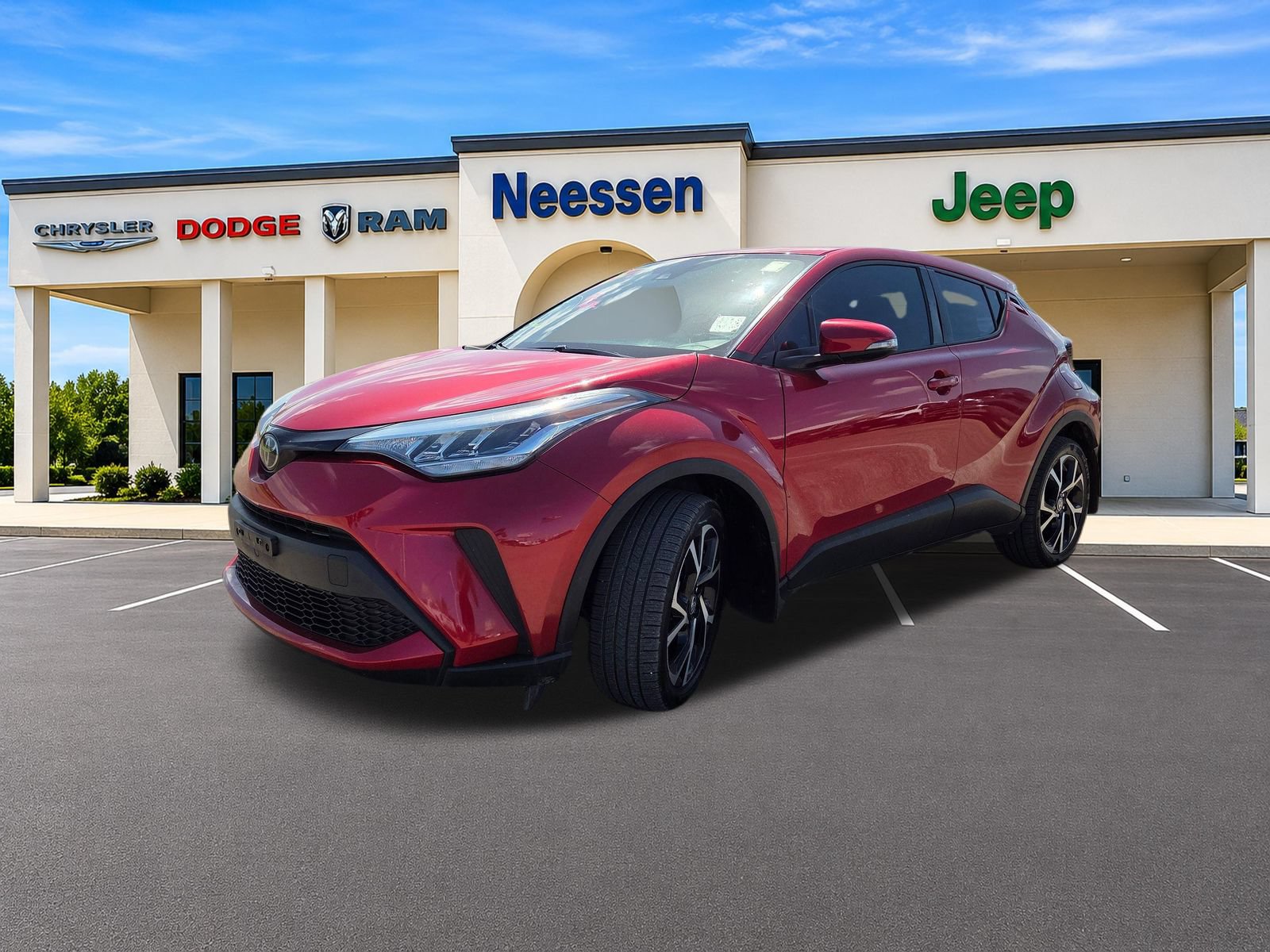 Used 2022 Toyota C-HR XLE FWD image 3