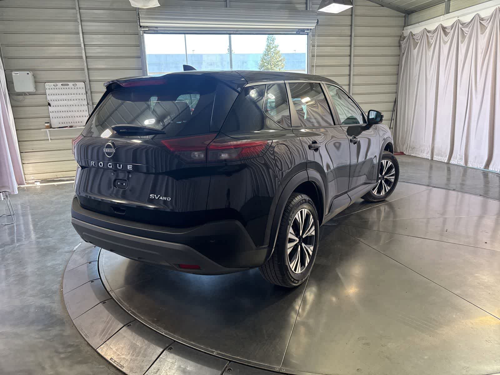 Used 2022 Nissan Rogue SV AWD/4WD image 5