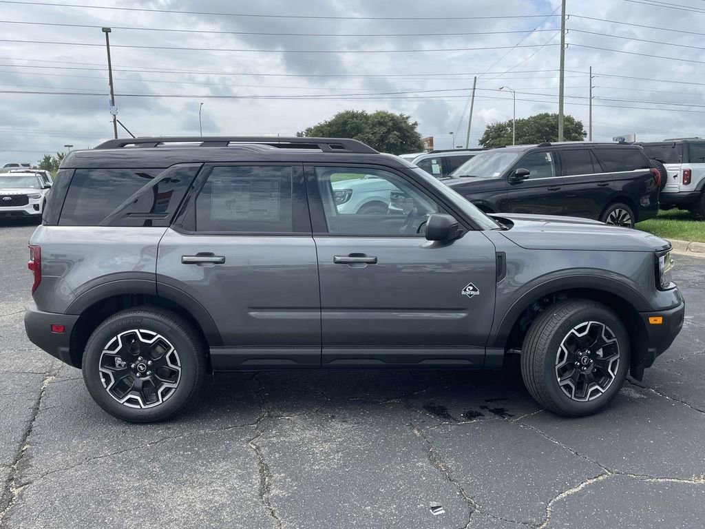 New 2025 Ford Bronco Sport Outer Banks image 2