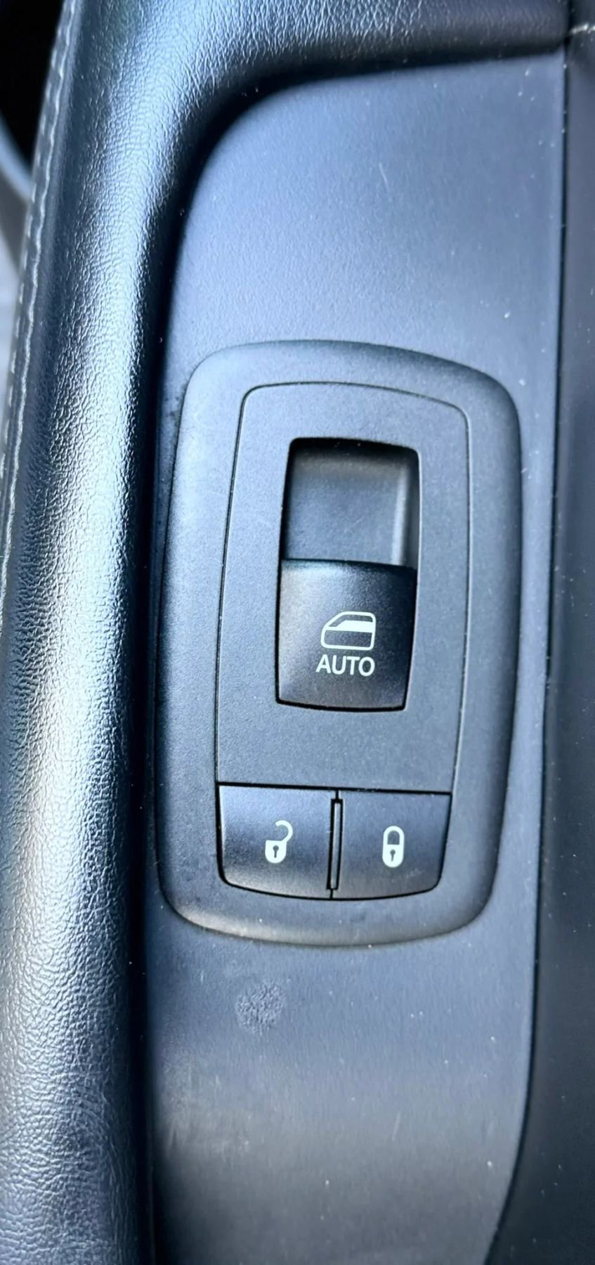 Used 2019 Dodge Challenger SXT w/ Plus Package image 30