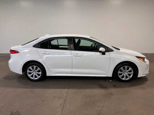 Used 2023 Toyota Corolla LE image 2
