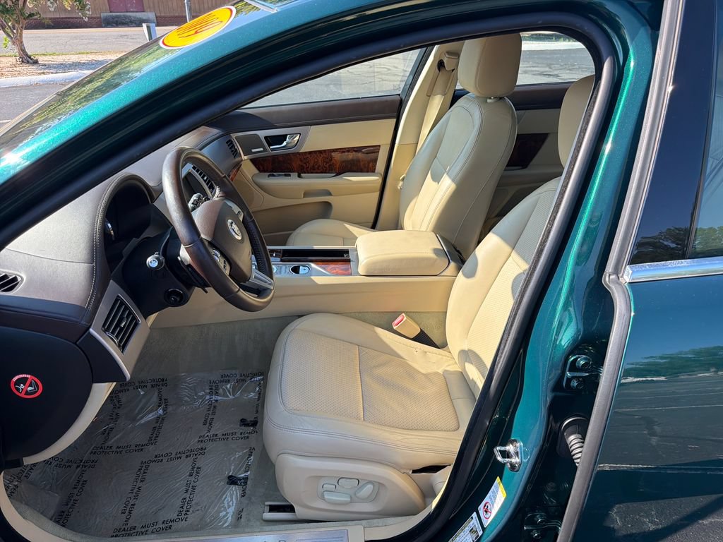 Used 2009 Jaguar XF Supercharged RWD image 29