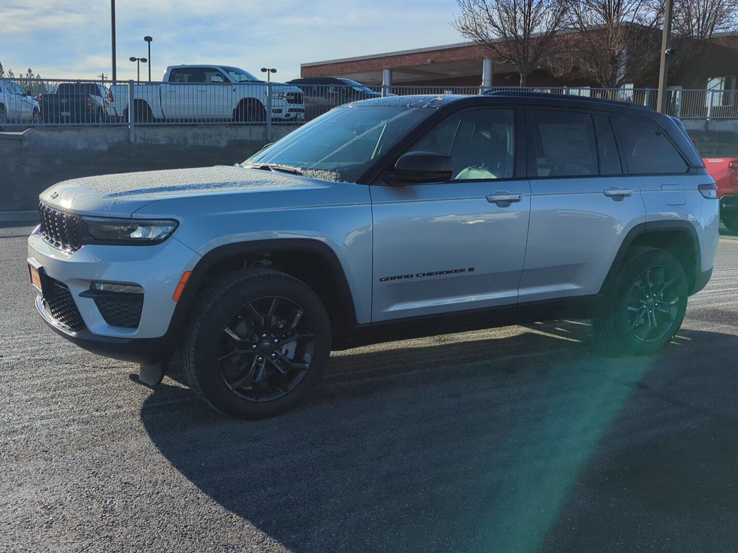New 2025 Jeep Grand Cherokee Limited image 3