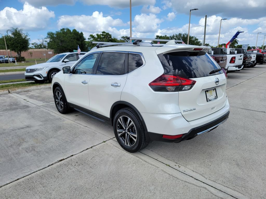 Used 2020 Nissan Rogue SV w/ Premium Package image 3