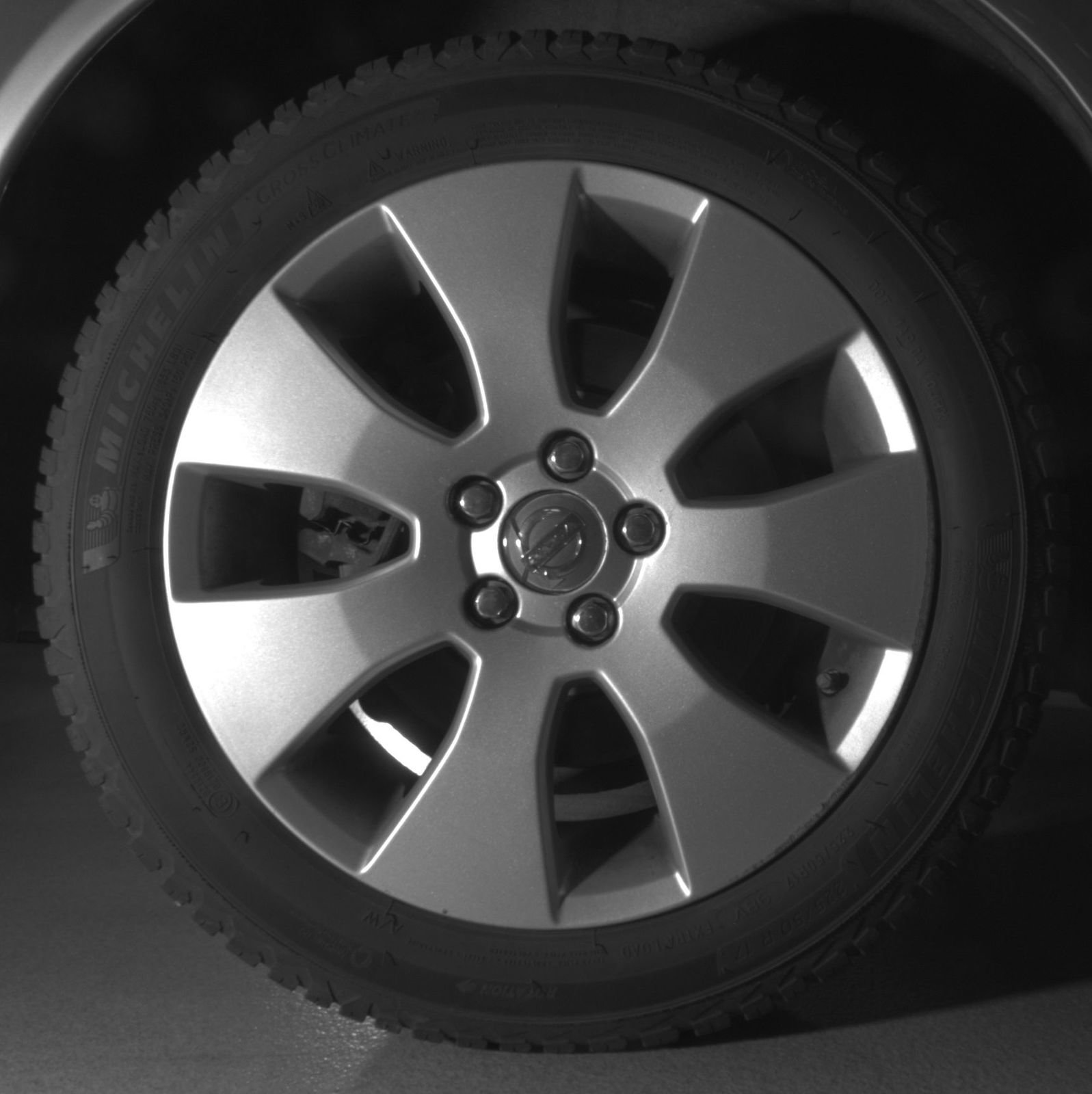 Used 2008 Volvo V70 FWD image 12