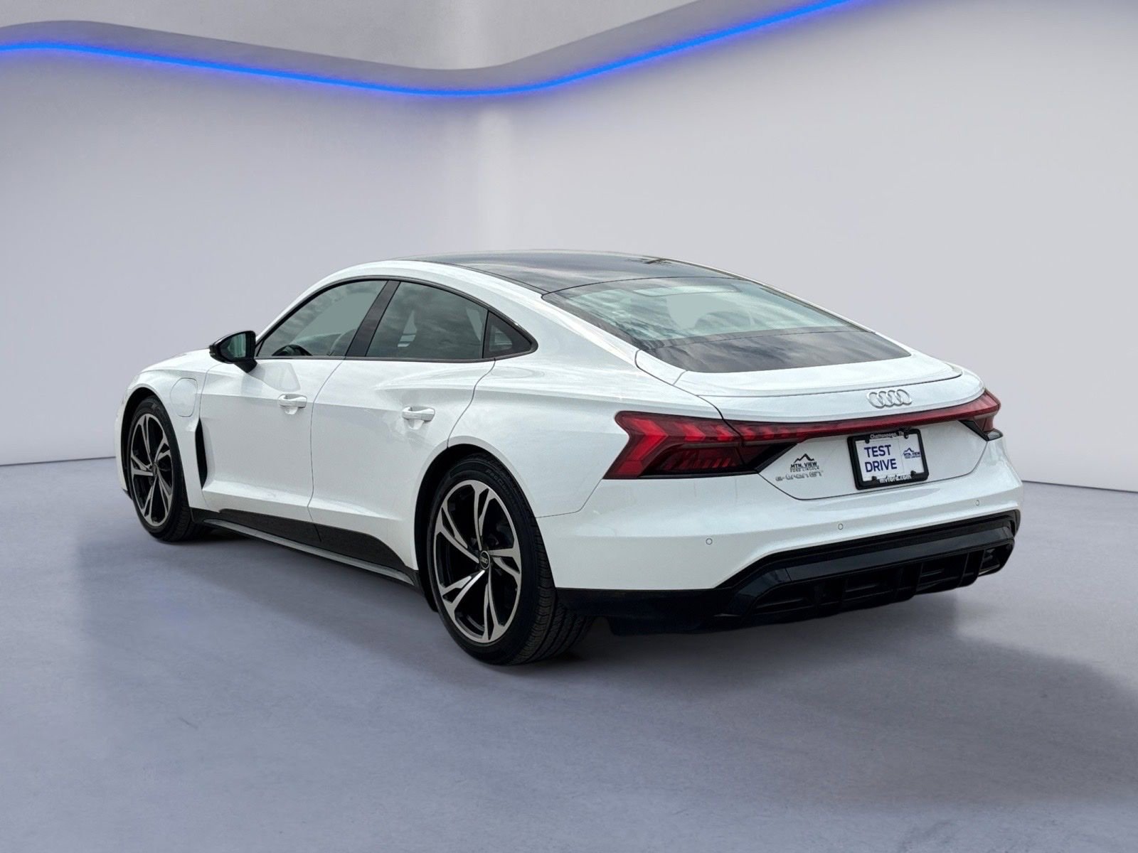 Used 2022 Audi e-tron GT Premium Plus w/ Performance Package image 9