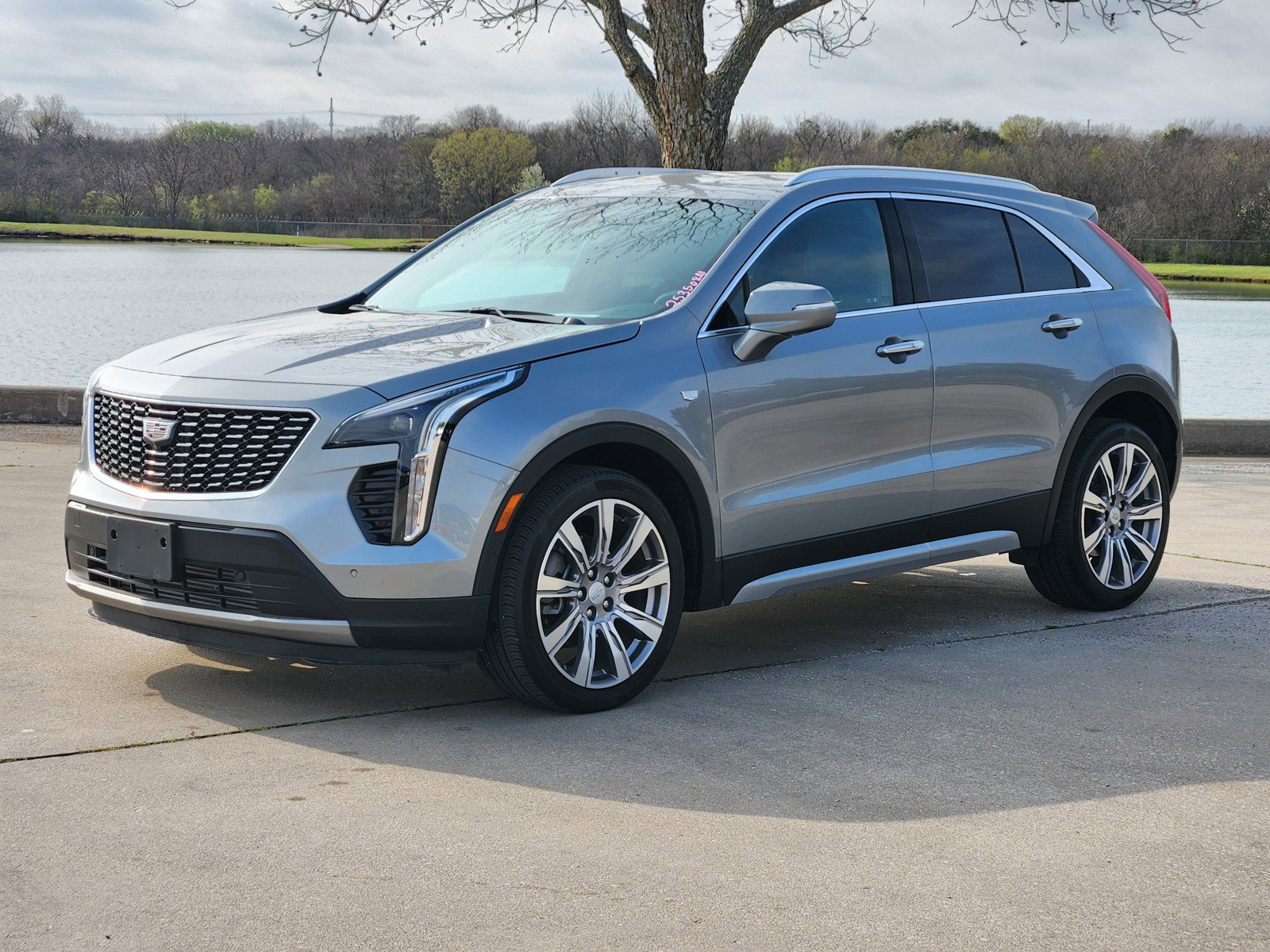 Certified 2023 Cadillac XT4 Premium Luxury w/ Enhanced Visibility Package image 2