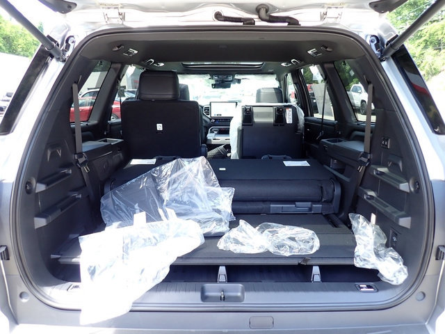 Used 2026 Toyota Sequoia Platinum AWD/4WD image 5