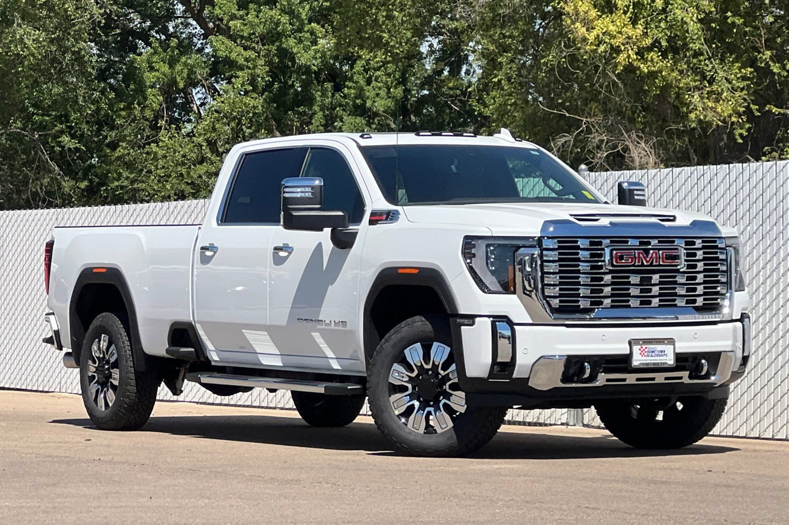 New 2026 GMC Sierra 3500 Denali w/ Technology Package AWD/4WD image 2
