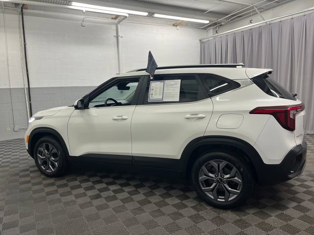 Certified 2024 Kia Seltos S image 8