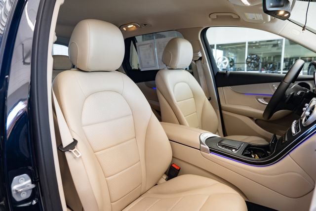 Used 2021 Mercedes-Benz GLC 300 4MATIC image 27
