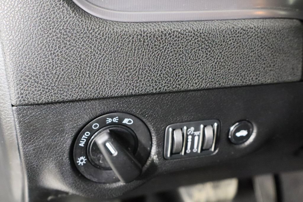 Used 2023 Dodge Charger SXT image 23