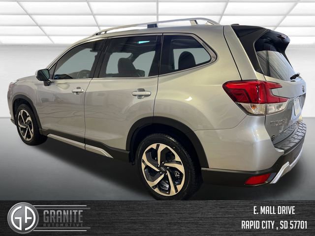 Used 2024 Subaru Forester Touring w/ Convenience Package AWD/4WD image 4