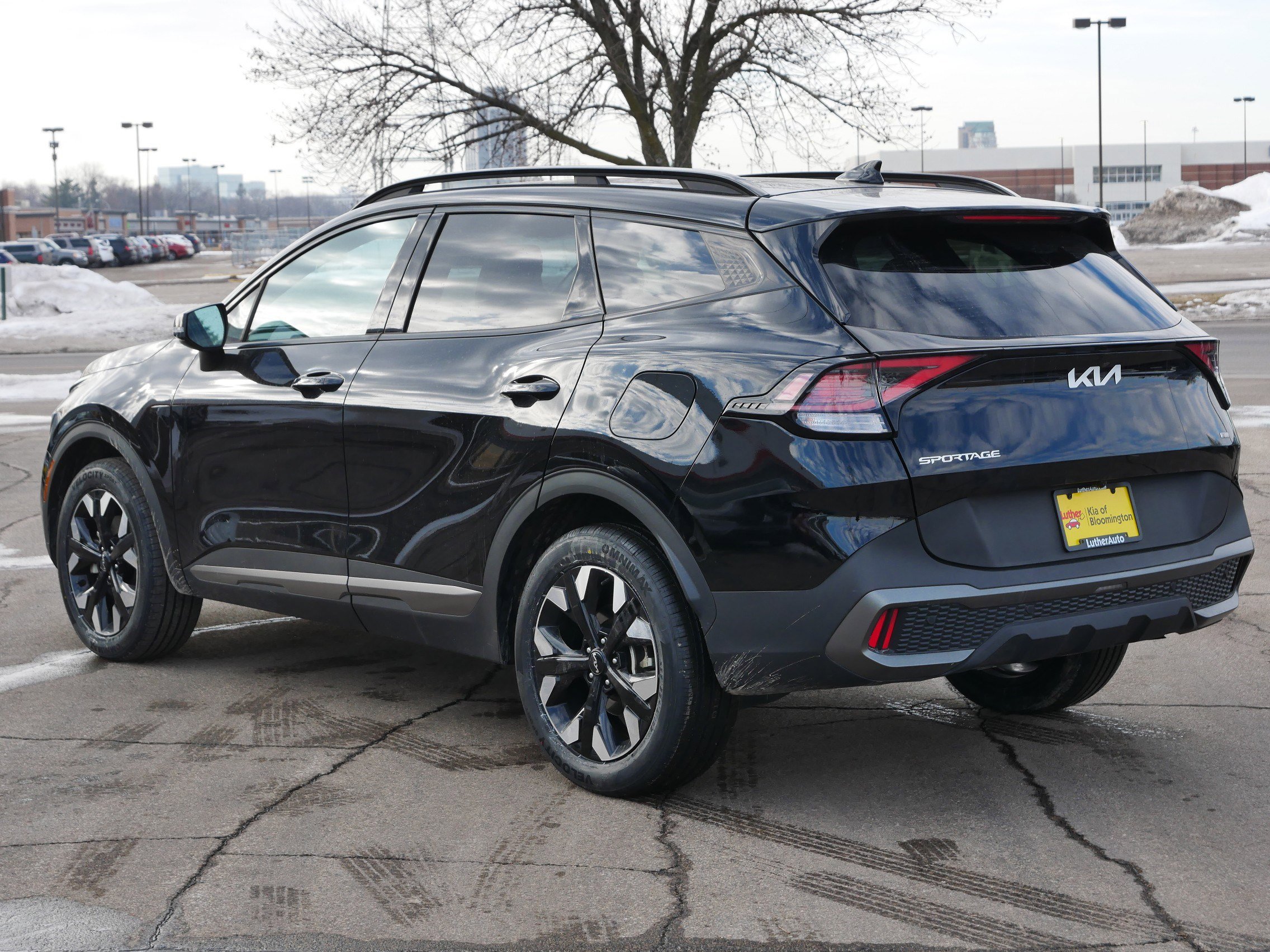 Certified 2023 Kia Sportage X-Line w/ X-Line Premium Package image 3