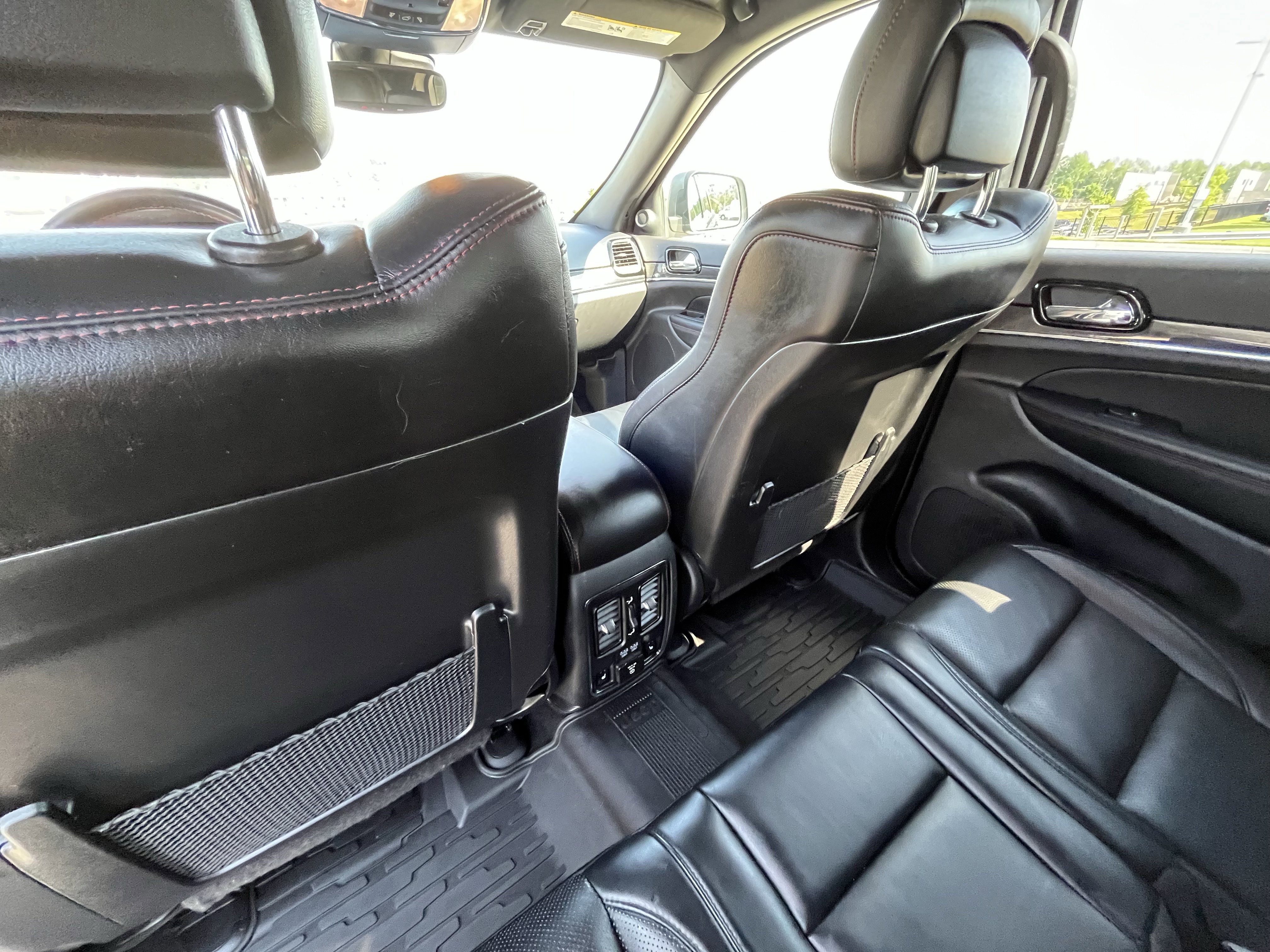 Used 2021 Jeep Grand Cherokee Trailhawk w/ Trailhawk Luxury Group AWD/4WD image 32