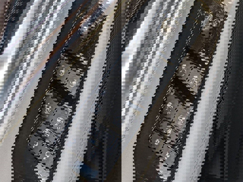 New 2024 Jeep Wagoneer 2WD w/ Convenience Group I image 25