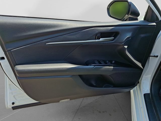 Used 2025 Toyota Camry XSE FWD image 14