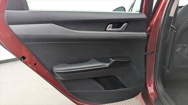 Used 2022 Kia K5 LXS FWD image 16