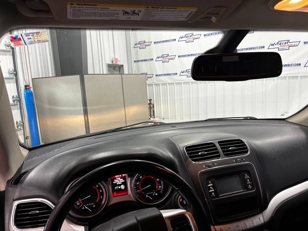 Used 2020 Dodge Journey SE w/ SE Popular Equipment Group FWD image 2