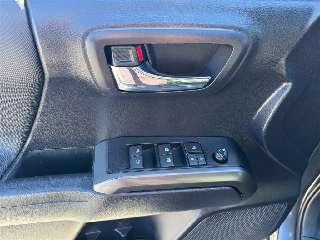 Used 2021 Toyota Tacoma TRD Off-Road image 13