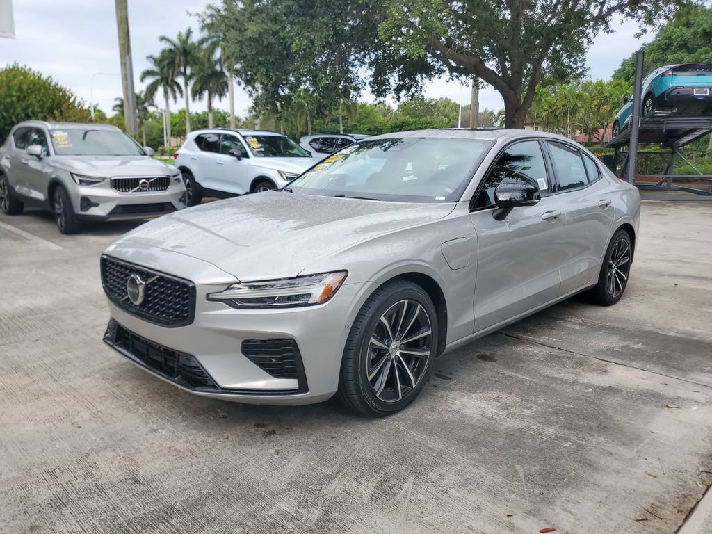 Certified 2023 Volvo S60 T8 Plus AWD/4WD image 3