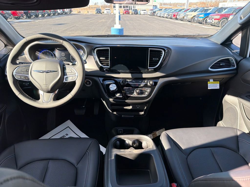 New 2026 Chrysler Voyager LX image 12