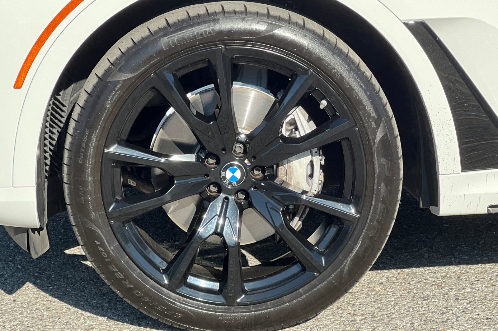 Used 2023 BMW X7 xDrive40i w/ M Sport Package image 28