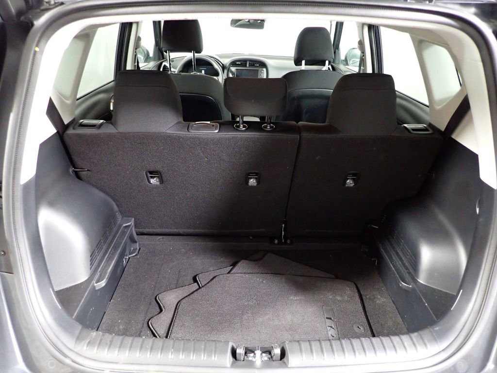 Used 2025 Kia Soul LX w/ LX Technology Package FWD image 15