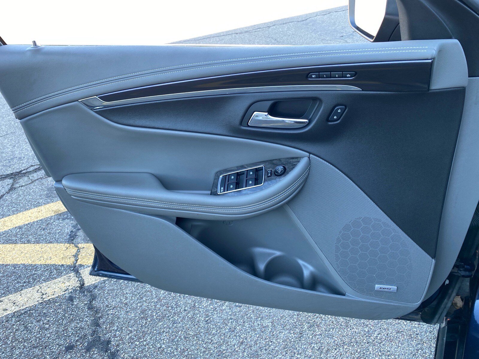 Used 2015 Chevrolet Impala LTZ FWD image 21