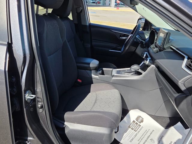 Used 2022 Toyota RAV4 XLE image 15