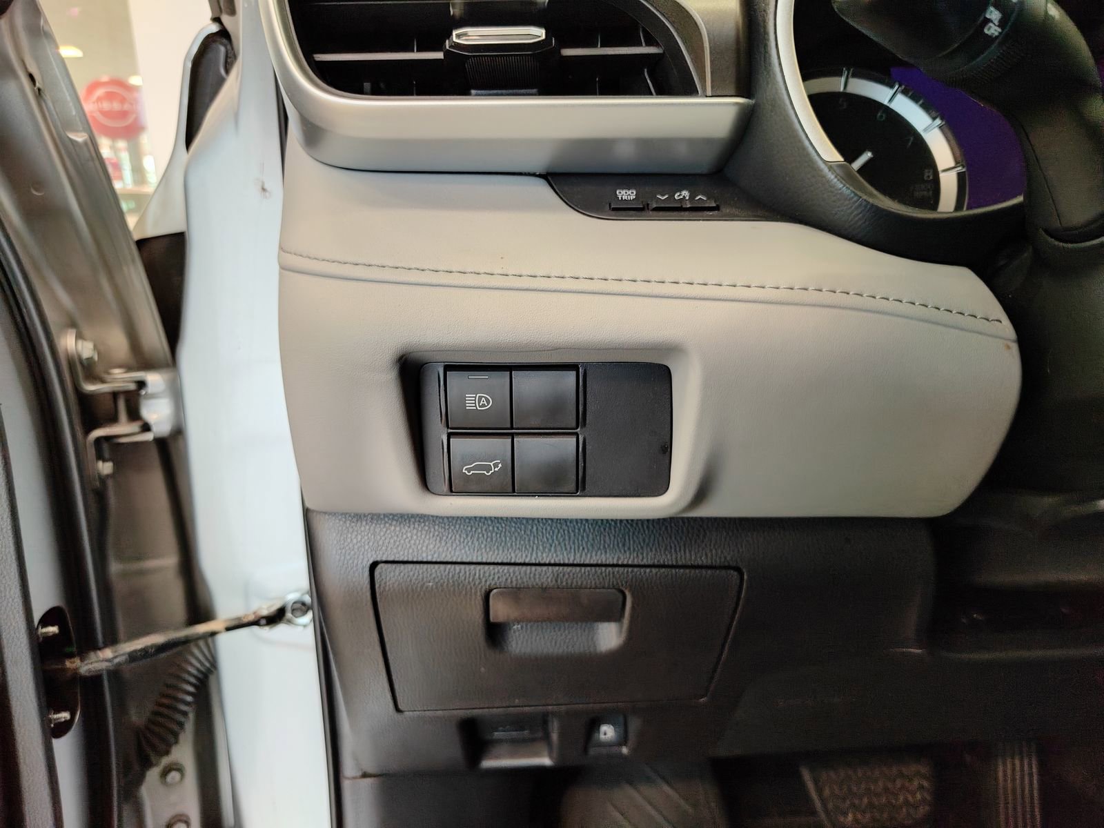 Used 2022 Toyota Highlander XLE image 16