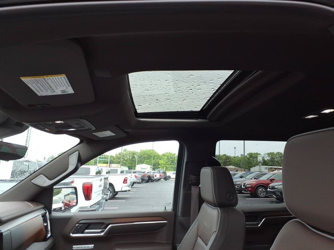 Used 2024 GMC Sierra 1500 Denali w/ Technology Package AWD/4WD image 12