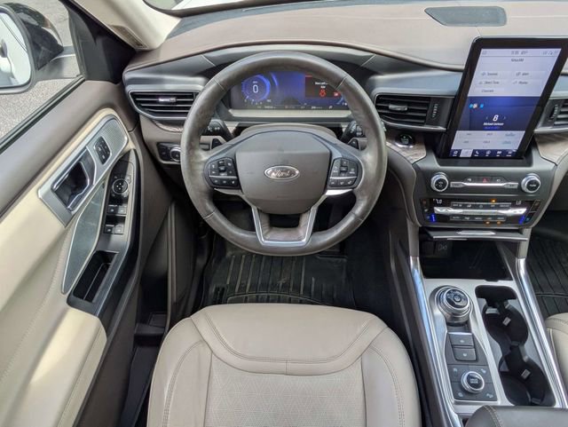 Used 2020 Ford Explorer Platinum w/ Premium Technology Package AWD/4WD image 18