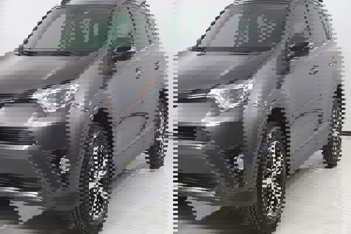 Used 2017 Toyota RAV4 XLE image 47