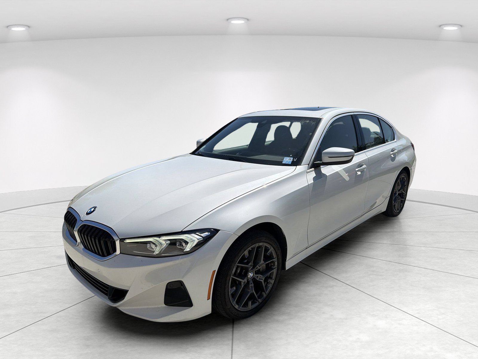 Certified 2025 BMW 330i Sedan w/ Convenience Package RWD image 8