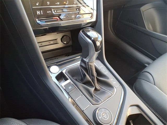 New 2026 Volkswagen Taos SEL image 13