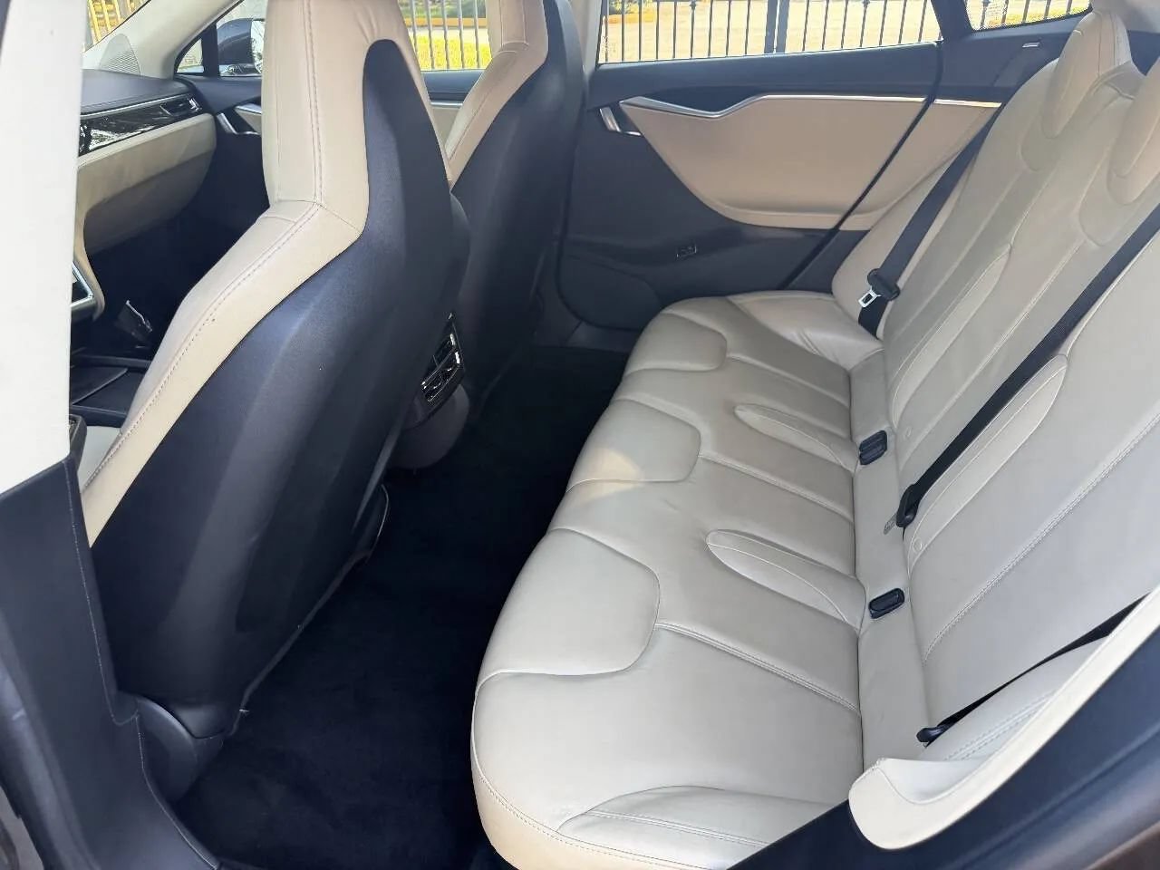 Used 2013 Tesla Model S RWD image 10