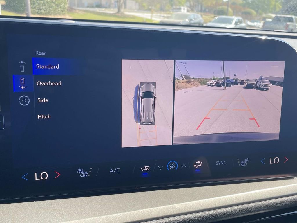 New 2026 Chevrolet Traverse LT image 19