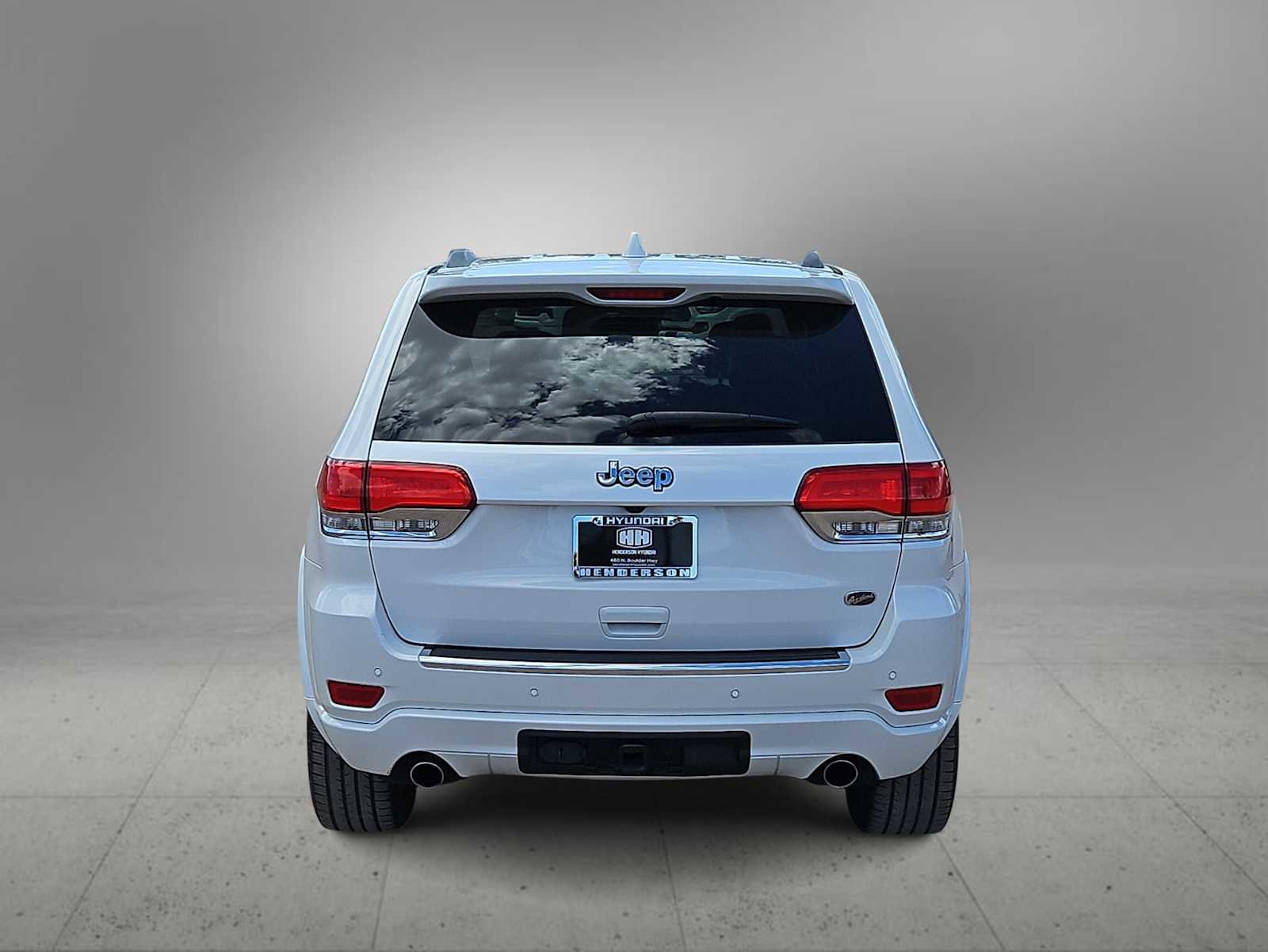 Used 2017 Jeep Grand Cherokee Overland w/ Jeep Active Safety Group RWD image 7
