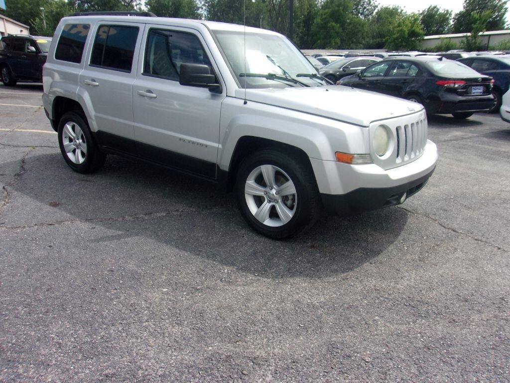 Used 2012 Jeep Patriot Latitude FWD image 6