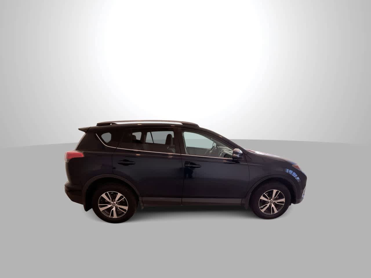 Certified 2018 Toyota RAV4 XLE AWD/4WD image 9