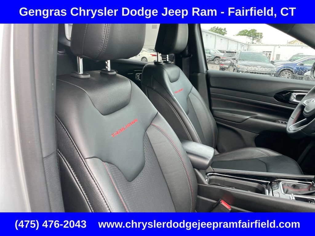 Certified 2025 Jeep Compass Trailhawk w/ Sun & Sound Group AWD/4WD image 21