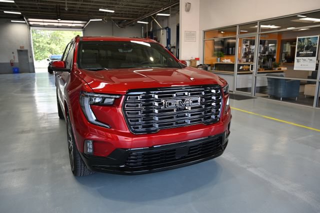 New 2026 GMC Acadia Denali Ultimate w/ LPO, Floor Liner Package AWD/4WD image 3