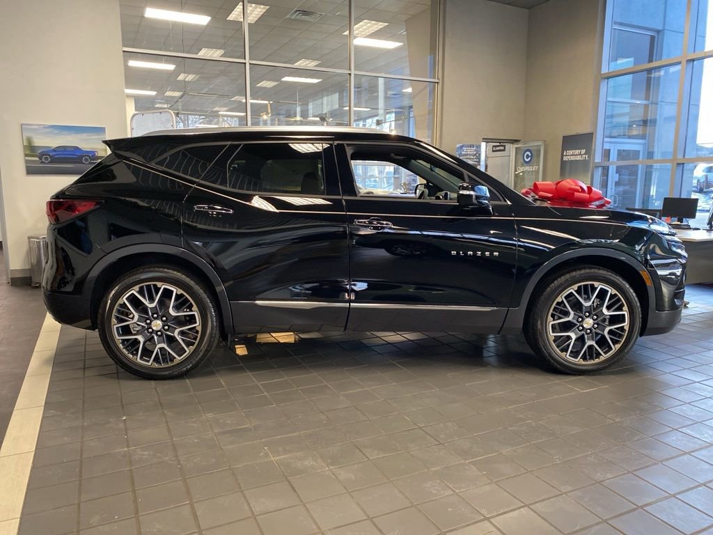 New 2025 Chevrolet Blazer Premier w/ Enhanced Convenience Package image 3