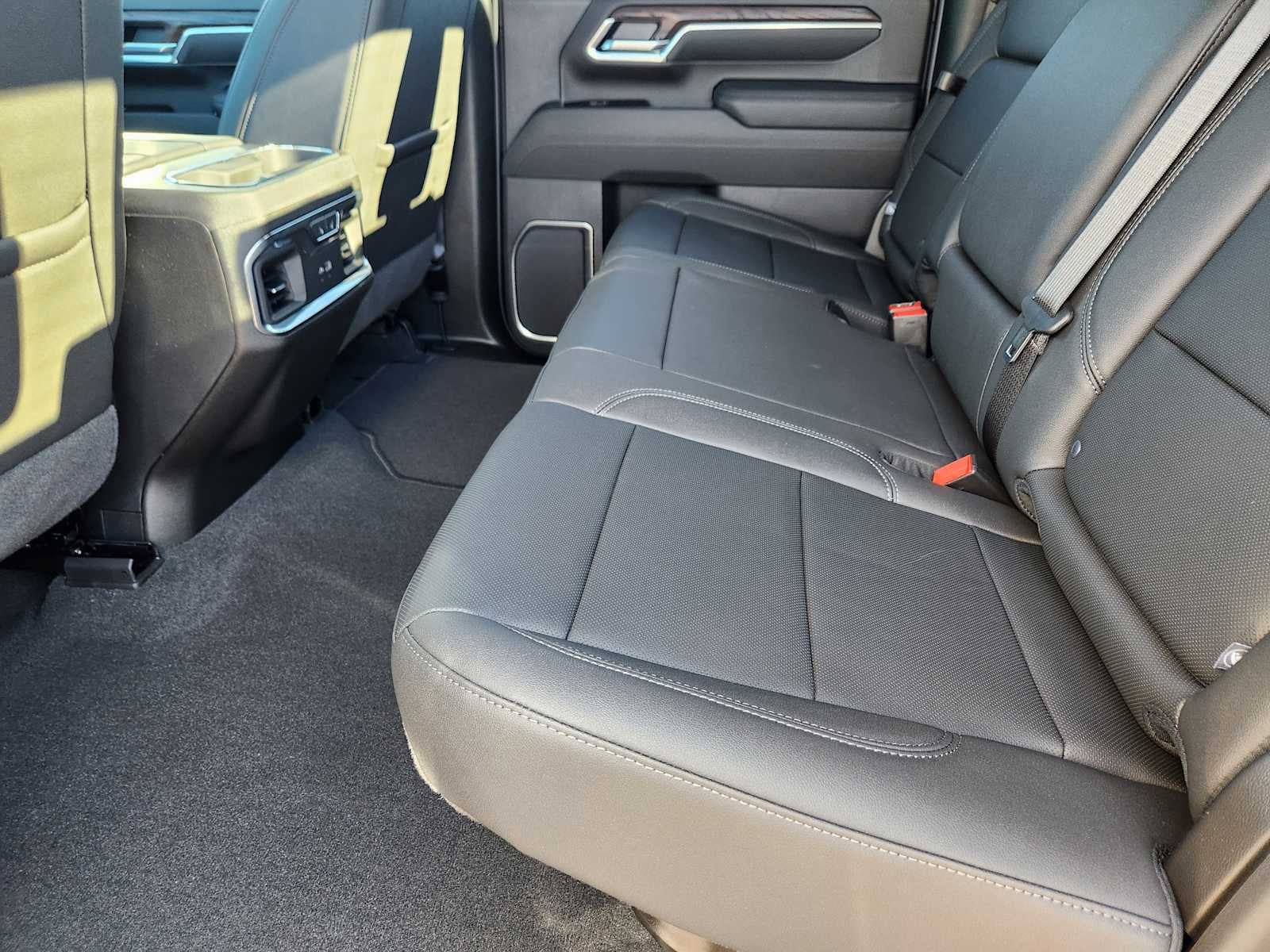 New 2026 GMC Sierra 3500 SLT w/ SLT Convenience Package AWD/4WD image 9